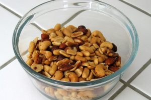 Cuenco con frutos secos variados
