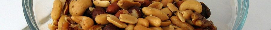 Cuenco con frutos secos variados